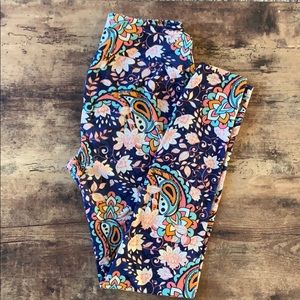 Paisley printed Lularoe OS leggings